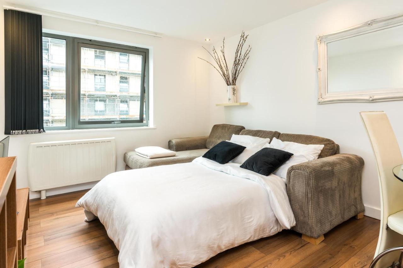 Fast Internet One Bedroom Apartment In Greater London, Id Required Eksteriør bilde