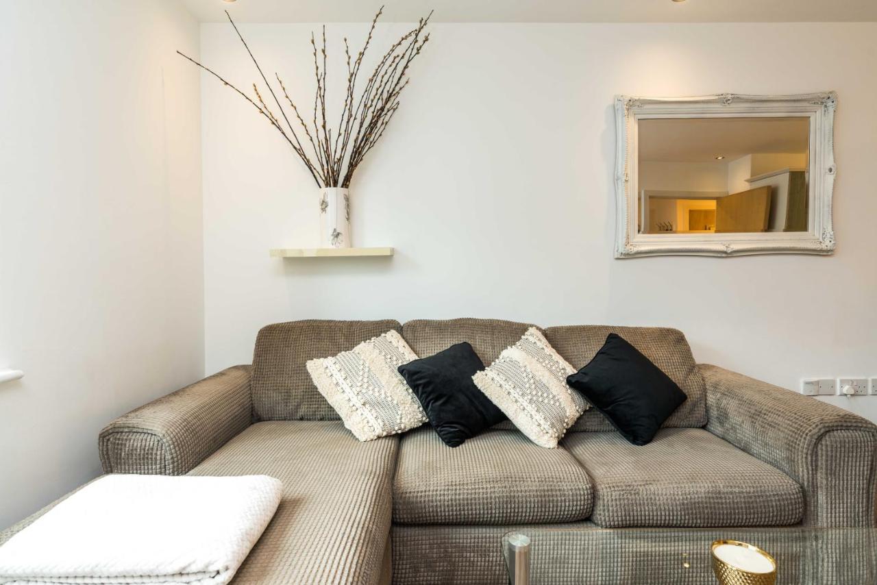 Fast Internet One Bedroom Apartment In Greater London, Id Required Eksteriør bilde